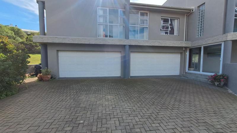 5 Bedroom Property for Sale in Stilbaai Wes Western Cape